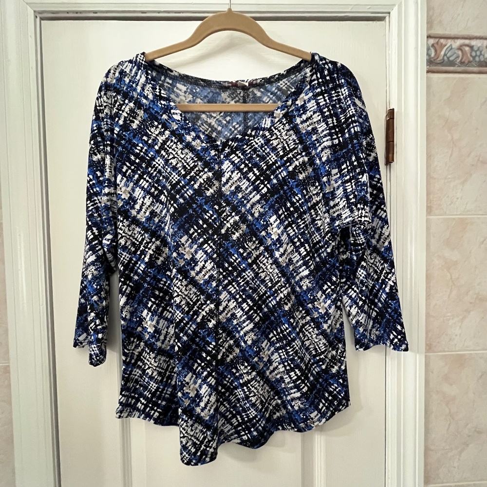 Dressbarn 3/4 Sleeve Blouse/Stretch/
Size Medium